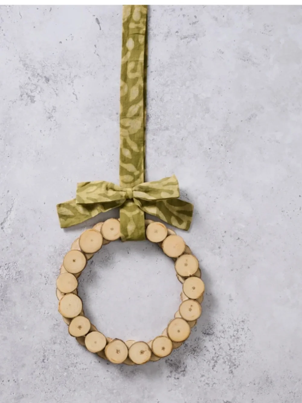 The Full Circle Wood Mini Wreath - NWT
